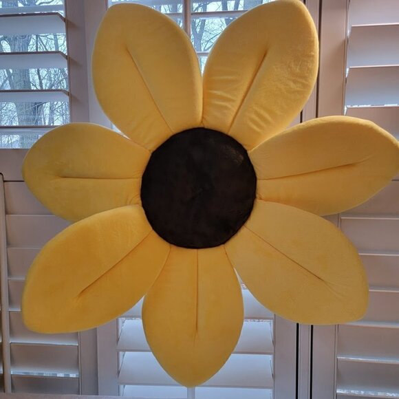 Blooming Bath Baby Bath Seat - Super Soft and Cuddly Bathtime for little ones - Picture 3 of 9